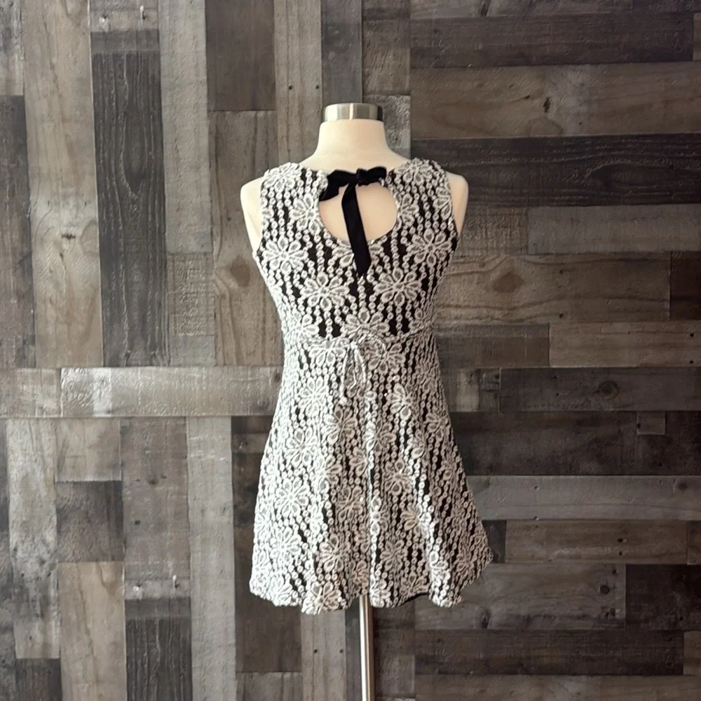 Speechless black and white dress girls size 12 floral lace sparkly sequins party
